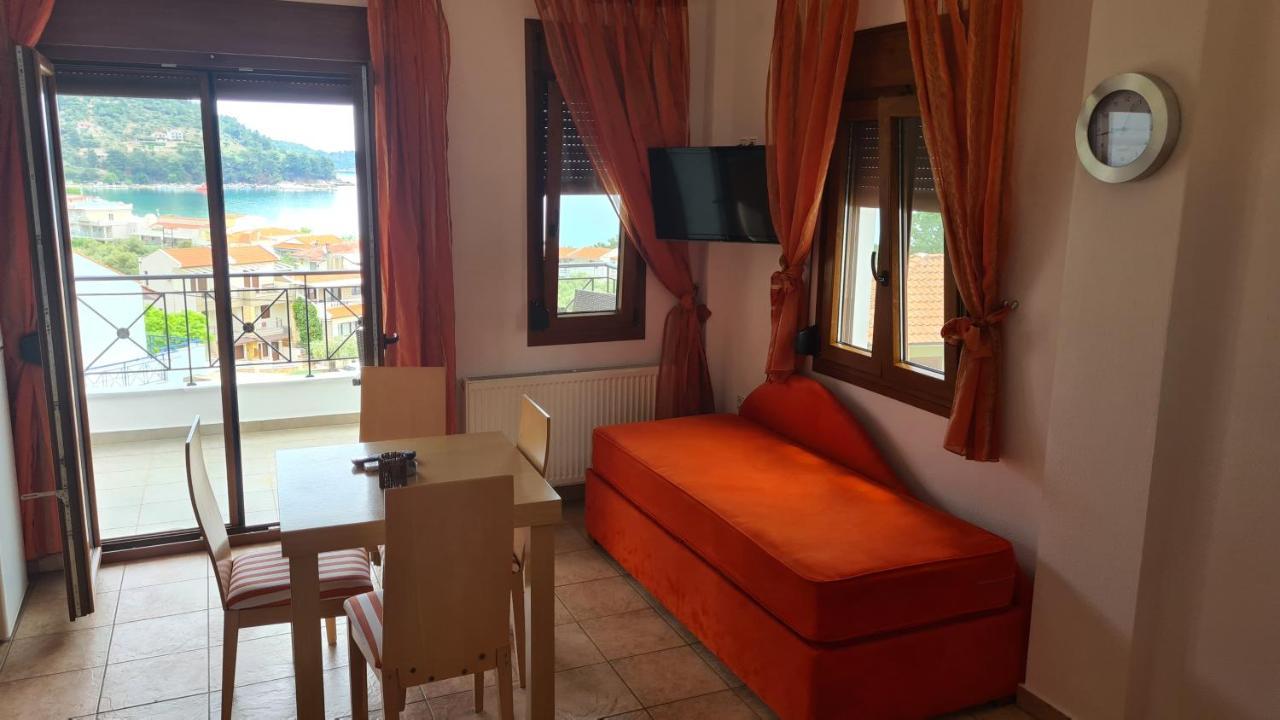 Loretta Maisonettes And Studios Chrysi Ammoudia Buitenkant foto